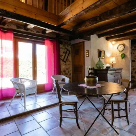 House Du Bois Du Pech 2 *